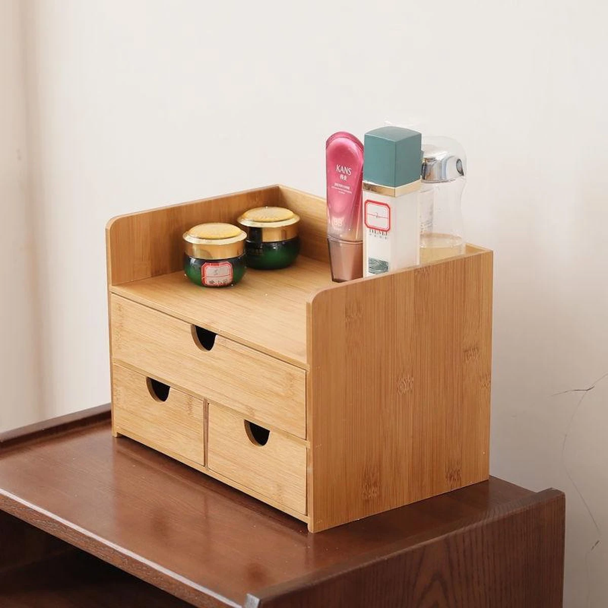 Merkloos Decopatent® Luxe Make-up Organizer Met 3 Lades - Cosmetica Organizer Make Up Met Schuiflade Bamboe Hout - Cosmeticahouder - Toren 8 Merkloos Decopatent® Luxe Make-up Organizer Met 3 Lades - Cosmetica Organizer Make Up Met Schuiflade Bamboe Hout - Cosmeticahouder - Toren - Image 8