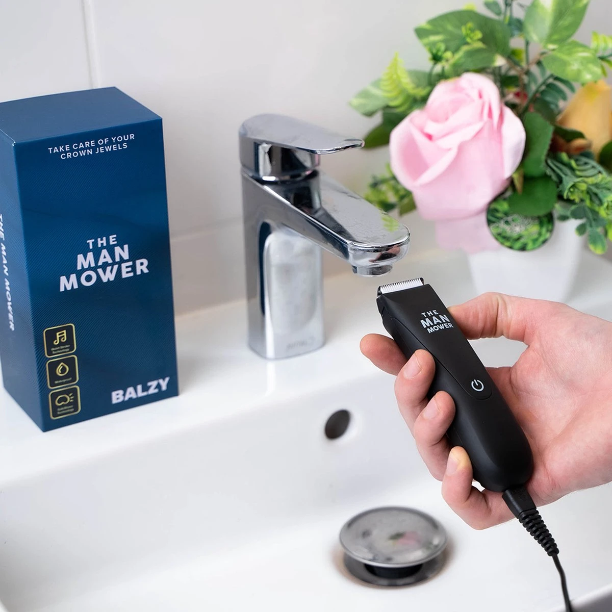 BALZY BushBuster 3.0 - Trimmer - Scheerapparaat - Haartrimmer - Bodygroomer - SafeShave Technologie - Waterdicht - Veilig Scheren - Oplaadbaar 9 BALZY BushBuster 3.0 - Trimmer - Scheerapparaat - Haartrimmer - Bodygroomer - SafeShave Technologie - Waterdicht - Veilig Scheren - Oplaadbaar - Image 9