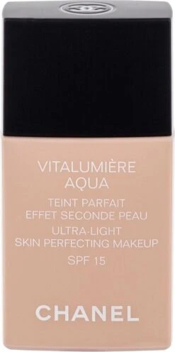 Nieuwkomers 9 Chanel Vitalumiere Aqua Foundation - 30 Beige - SPF15 - 30 Ml